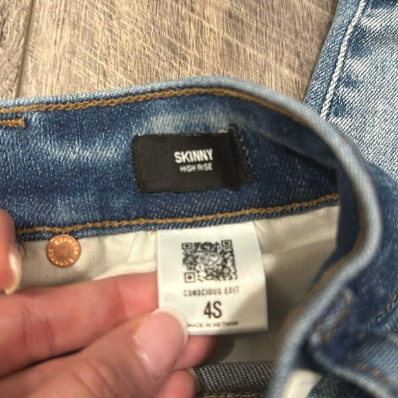 Women’s Distressed Express Jeans White Label Skinny High Rise Size 4 Short - Picture 7 of 7